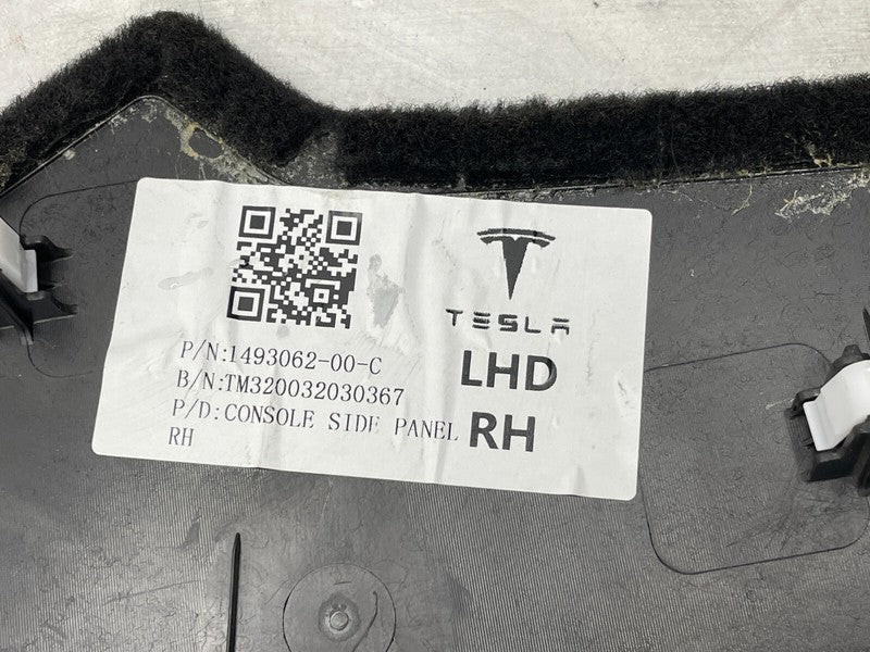 ⭕ 20-24 Model Y Front Right Center Console Side Panel Carpet Cover 149