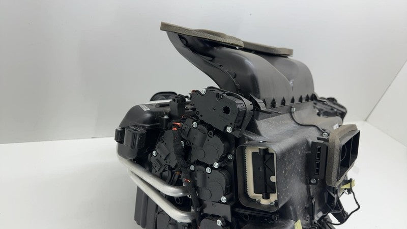 ⭕ 2019-2024 Porsche Cayenne Heater Blower Motor Housing Box Assembly 4