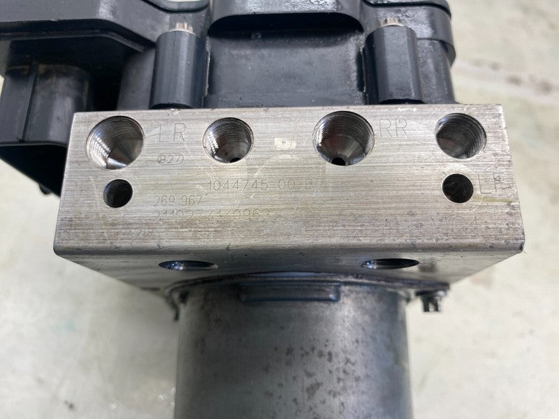 1044745 00 B ⭕ 17-23 Tesla Model 3 Y Anti-Lock Brake System ABS Pump Module Unit 1044745-00-B