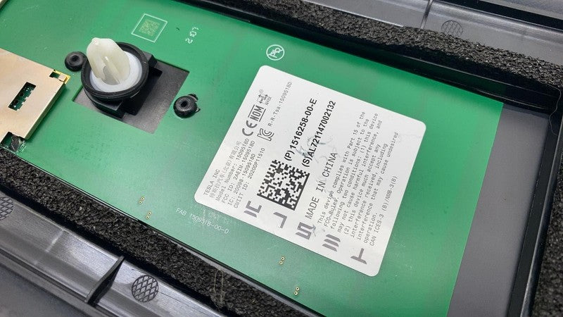 ⭕ 20-23 Model Y Right Exterior B-Pillar Applique Glass Trim RH AP3 150