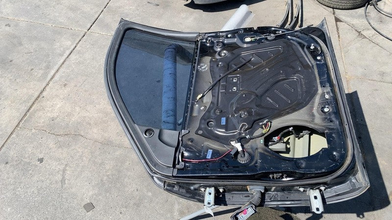 ⭕ 2014-2019 Chevrolet Silverado 1500 Front Right Door Shell Panel RH Black U8555