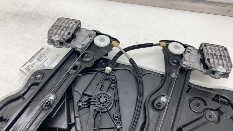 1495512-00-D 20-22 Model Y Rear Left Door Window Regulator & Motor + Base Module 1495512-00-D