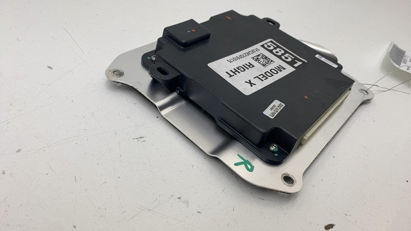 ⭕ 2016-2020 Tesla Model X Front Right Side Door Control Module RH 1050