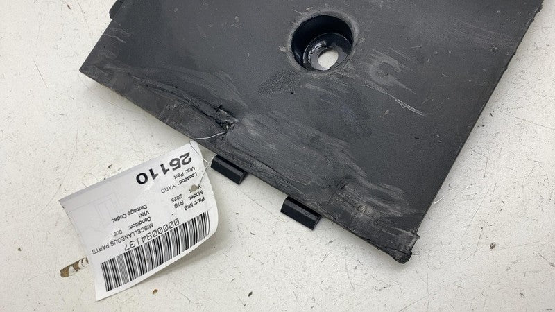 PT00742037A ⭕ 2025 Rivian R1S Rear Passenger Rocker Molding Cover Panel Right PT00742037-A