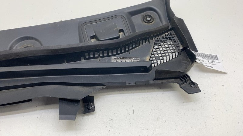 ⭕ 2022 Mercedes-Benz EQS 450+ V297 Front Left Windscreen Wiper Trim A2