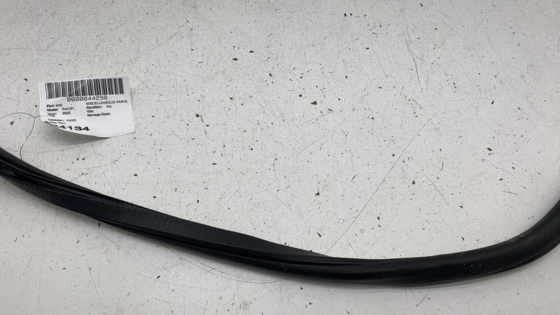 ⭕ 2017-2023 Chrysler Pacifica Rear Passenger Right Door Body Weatherstrip Seal