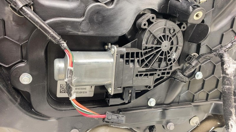 ⭕ 2017-2020 Tesla Model 3 Front Door Shell Panel Right Black PBSB 1081