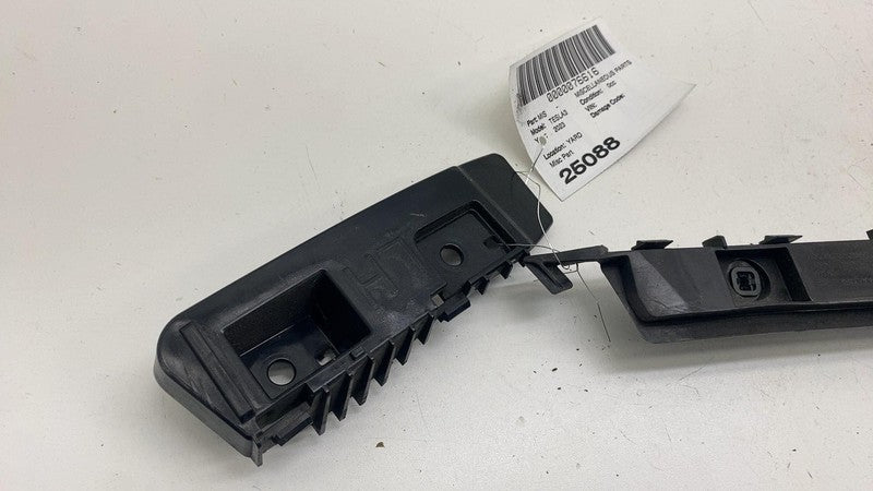 108399000K ⭕ 2017-2023 Model 3 Rear Left Retainer Wing & Tail Light Bracket LH 1083990-00-K