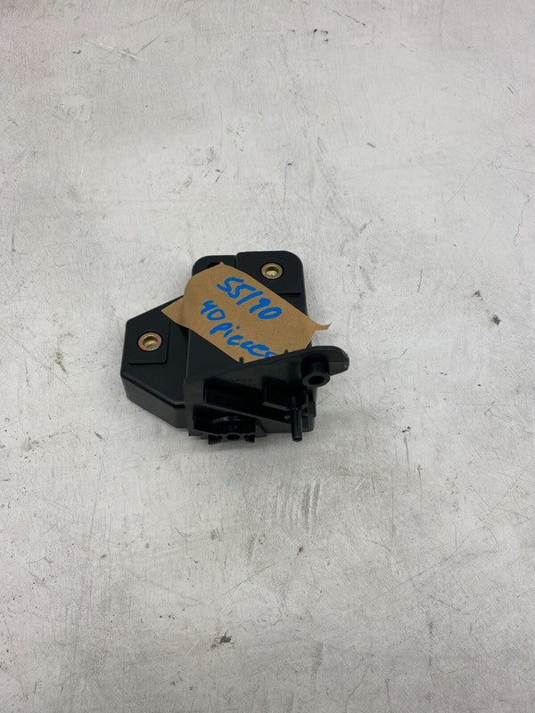 1061332 00 B ⭕ 2016-2020 Tesla Model S Front Grille Strip Support Bracket Right 1061332-00-B