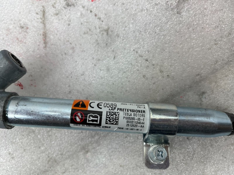 1005265 05 E ⭕ 2016-2020 Model S Front Right Seat Belt Retractor w/ Pretensioner 1005265-05-E