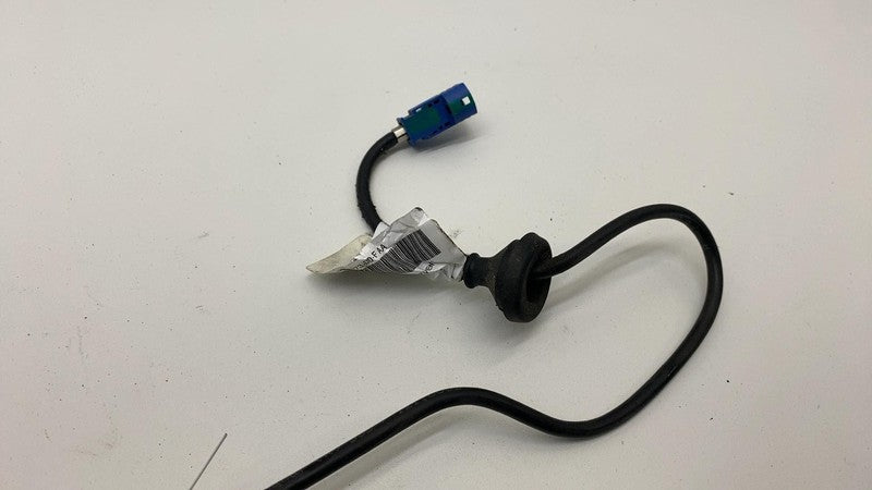 100677300F 2016-2020 Tesla Model X Rear View Backup Reverse Camera w/ Cable Wire Assembly
