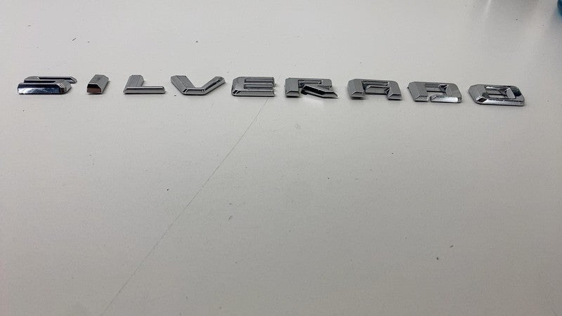 ⭕ 2025 Chevrolet Silverado 1500 Silverado Emblem OEM