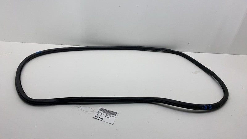 2011-2018 Porsche Cayenne Rear Passenger Right Rubber Gasket Seal Weatherstrip