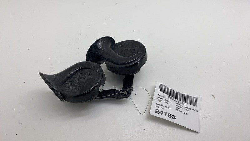 E10020046 2017-2023 Tesla Model 3 M3 High + Low Pitch Tone Horn 510 & 410 Hertz w/ Bracket