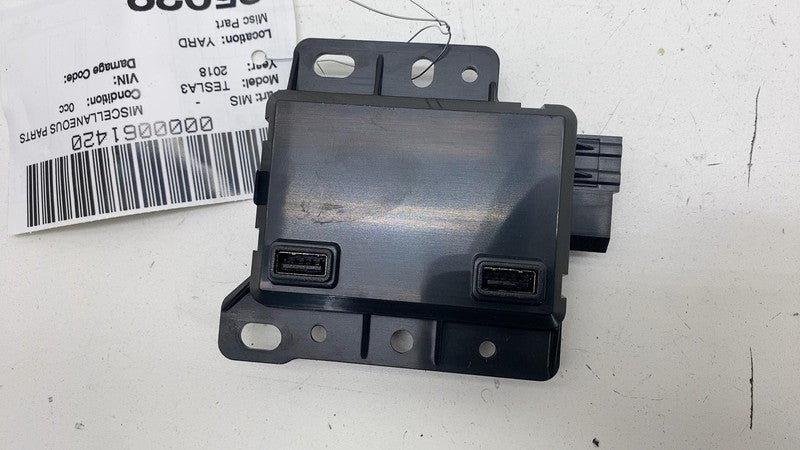 ⭕ 17-23 Model 3 Center Console Front USB Hub Charger Control Module 10