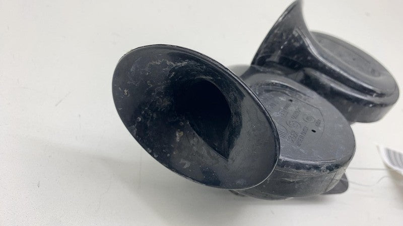 1486943-00-A ⭕ 2017-2023 Tesla Model 3 M3 High + Low Pitch Tone Horn w/ Bracket 1486943-00-A