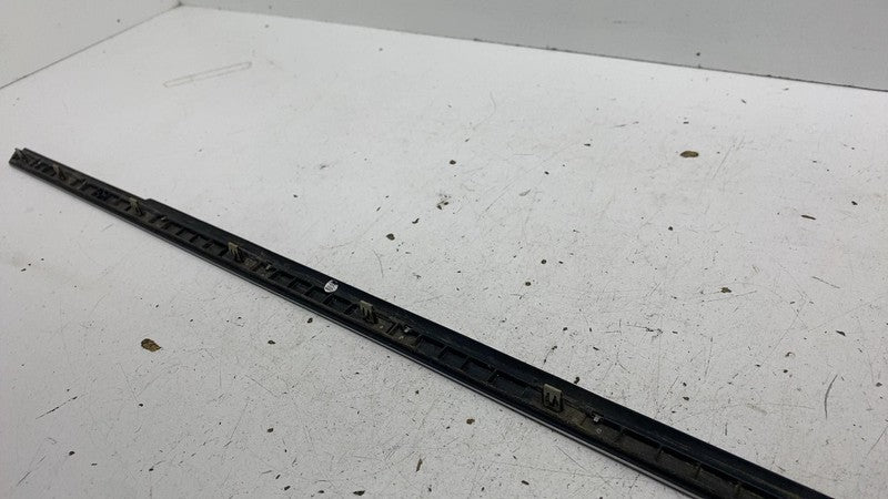 ⭕ 18-23 Lincoln Navigator Rear Passenger Side Quarter Window Molding R