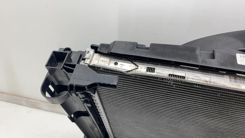 A 099 906 21 00 2019-2023 Mercedes-Benz C300 C-Class Engine Radiator Cooling Fan Shroud & Motor