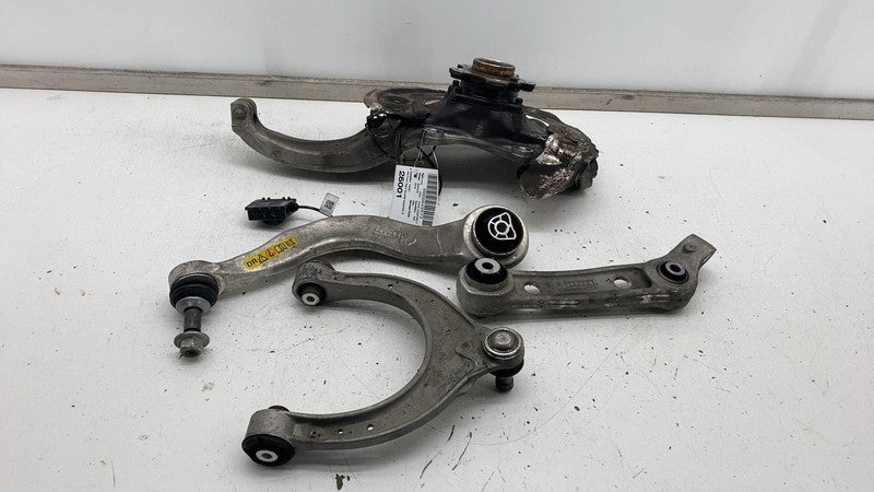 2018-2020 BMW 530e Front Right Spindle Knuckle w/ Upper & Lower Contro