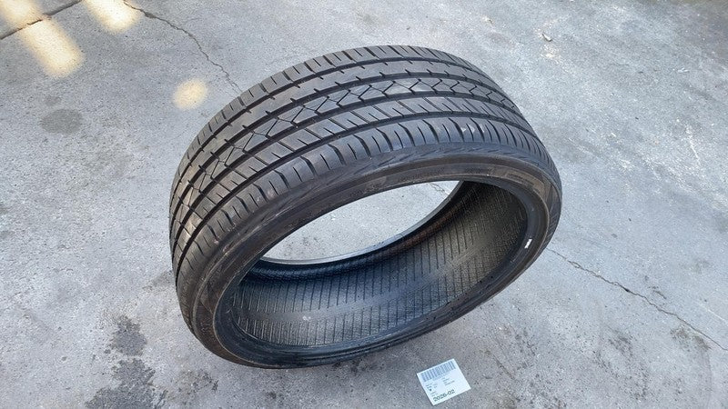 Lionhart LH-5 Tire 245/35ZR21 96W
