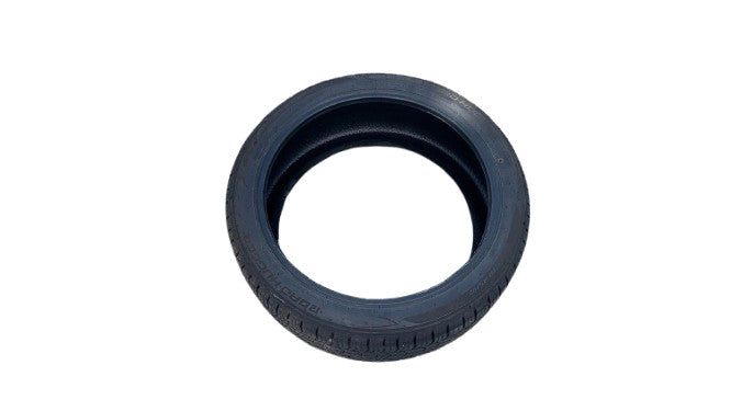 ⭕ Road Hugger 235/40R19 96V Tubeless Radial Tire