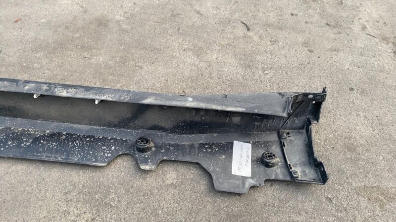 181660000C 2024-2025 Tesla Cybertruck Passenger Side Right Rocker Panel Molding RH Assembly