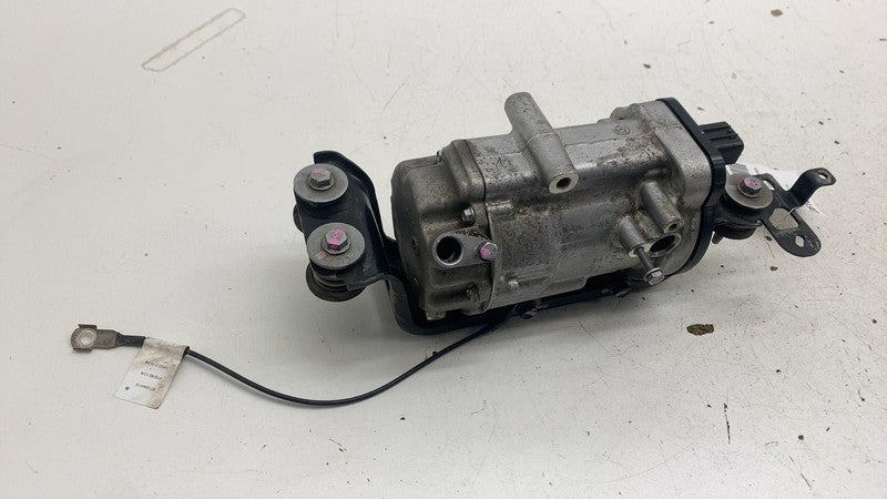 ⭕ 2022 Rivian EDV-700 Air Conditioning A/C Compressor Pump w/ Bracket 