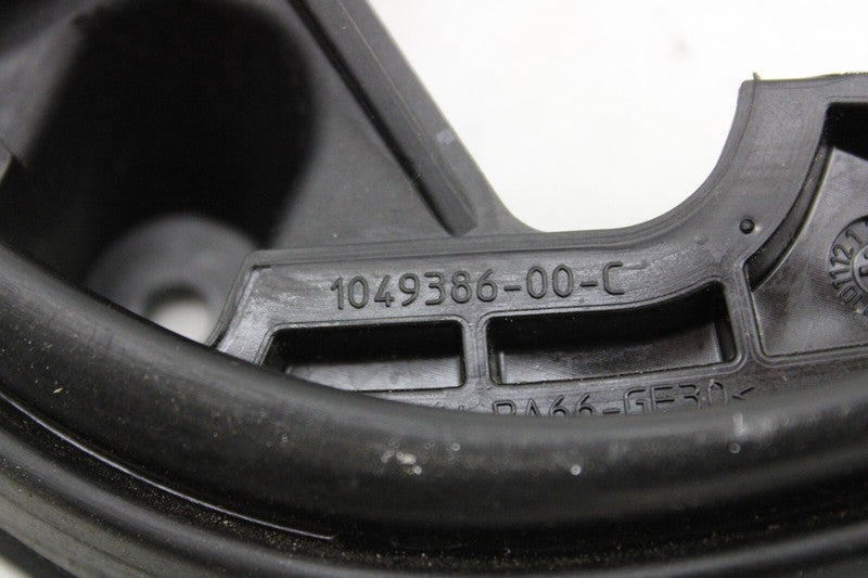 1049386 00 C ⭕ 15-21 Tesla Model X Rear Passenger Door Lower Rubber Seal Right 1049386-00-C