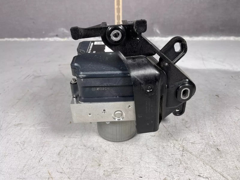 104474510B ⭕ 20-23 Tesla Model Y Anti-Lock Brake System ABS Pump Module Unit 1044745-10-B