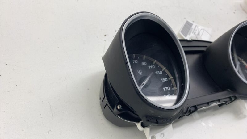 670102035 ⭕ 2017-2020 Maserati Levante Instrument Gauge Cluster Speedometer OEM 670102035