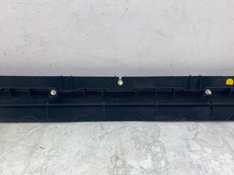 1497745 00 B ⭕ 20-23 Model Y Right Skirt Rocker Molding Panel Carrier Bracket RH 1497745-00-B