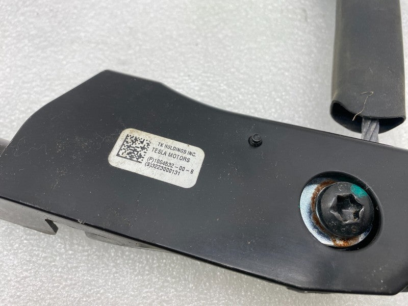 1004532 00 B ⭕ 2012-2015 Tesla Model S Front Left Side Outboard Lap Pretensioner 1004532-00-B