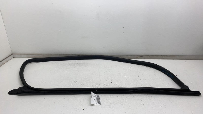 191098400D ⭕ 24-25 Model 3 Front Right Primary Body Weatherstrip Rubber Seal 1910984-00-D