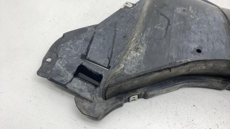 8060031 2017-2022 BMW 530e G30 Front Driver Side M Sport Mud Splash Guard Shield Left LH