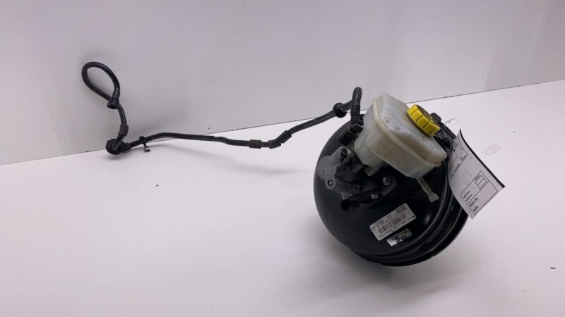 7P0612101B 2011-2018 Porsche Cayenne Power Brake Booster Master Cylinder w/ Reservoir OEM