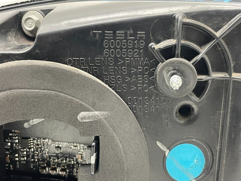 ⭕ 2012-2022 Tesla Model S Rear Taillight LED Outer Tail Lamp Right 600