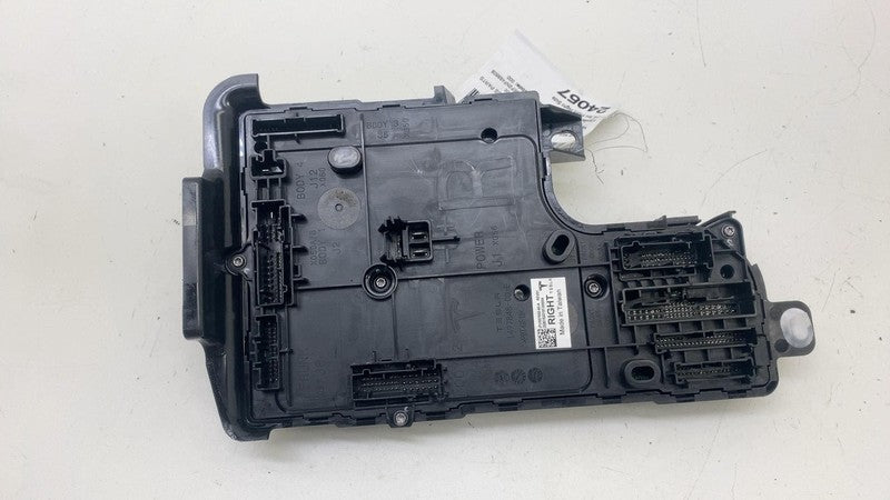 ⭕ 20-23 Model Y Front Right Body Controller ECU (5-Seat Type) Gen 3 16
