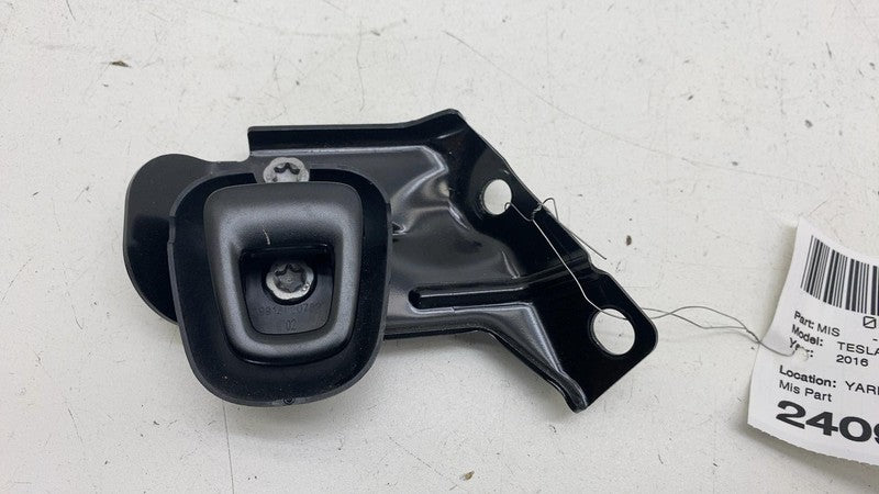 ⭕ 16-20 Tesla Model X Rear Right Trunk Liftgate Floor Tie Down Hook 10