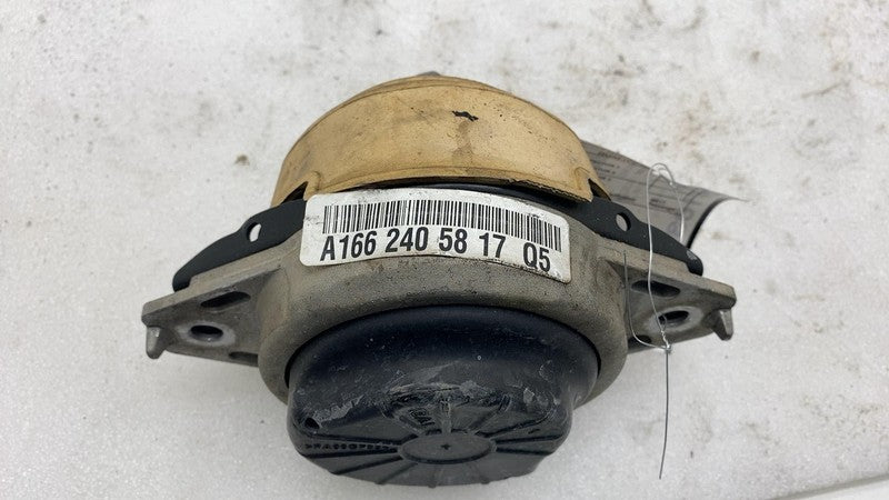 A1662405817 2012-2018 Mercedes-Benz GLE350 Driver Side Engine Mount Bracket Insulator Left