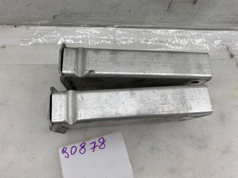 110919300B 2017-2023 Tesla Model 3 Y Front Bumper Reinforcement Crush Can Mount Bracket OEM