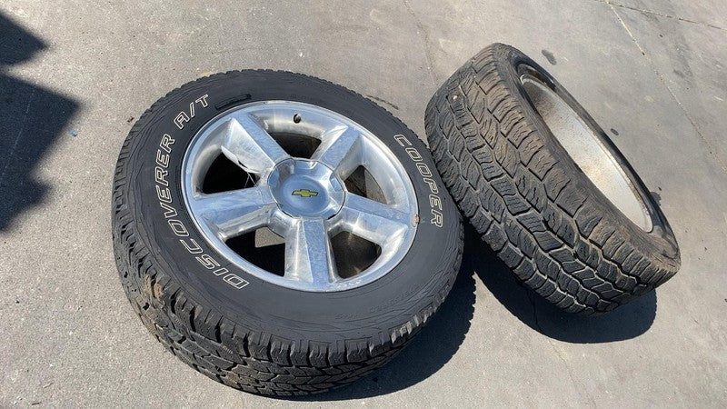 9596954 ⭕ 14-19 Chevrolet Silverado 1500 Pair of 20x9 Wheel Rim 5 Spoke w/ Tire 9596954