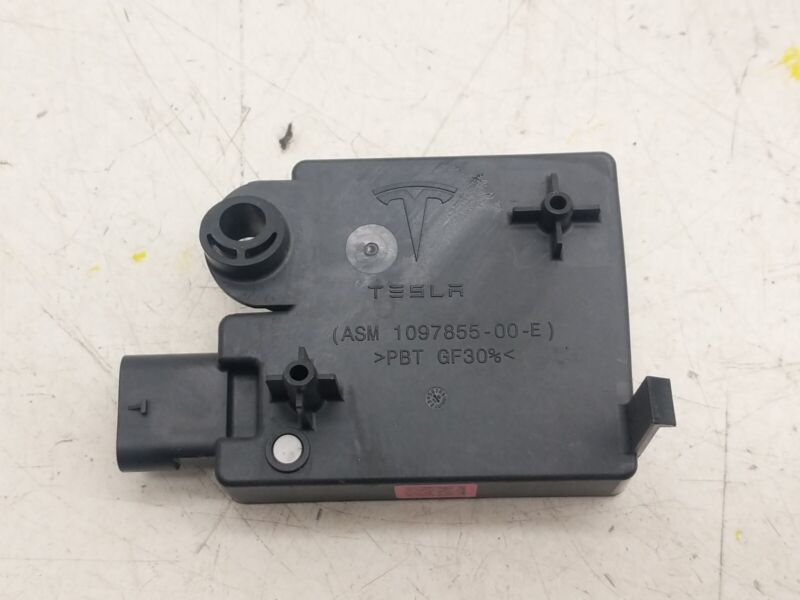 1097855 00 E ⭕ 2017-2022 Model 3 M3 Rear Bumper BCM Body Control Module Computer 1097855-00-E