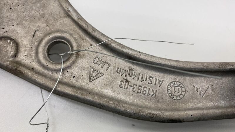 K1953-03 2011-2018 Porsche Cayenne Front Passenger Suspension Upper Control Arm Right AWD