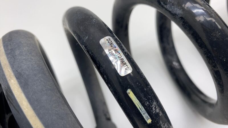A1663240684 2016-2018 Mercedes-Benz GLE350 Rear Passenger Side Suspension Coil Spring Right