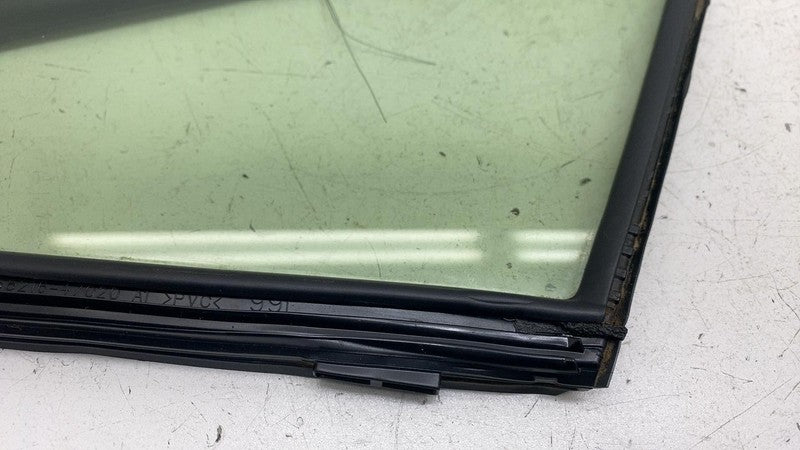⭕ 23-25 Toyota Prius Front Driver Side Door Vent Window Glass Left 682