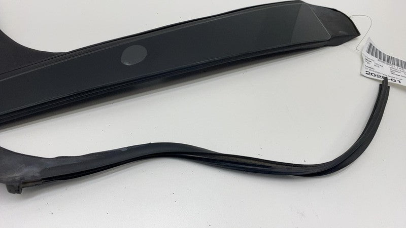 108390200B 2016-2020 Tesla Model X MX Right B-Pillar Applique Trim Molding w/ Camera & Seal