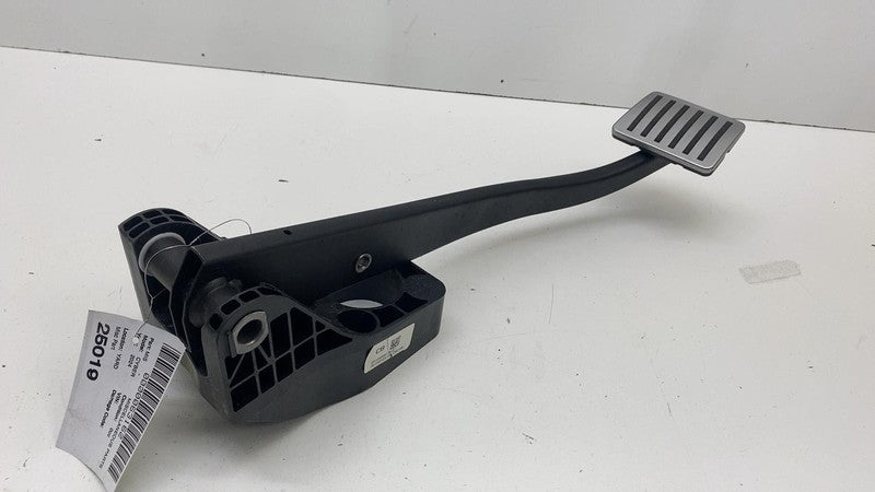 ⭕ 2024 Tesla Cybertruck Passenger Brake Foot Pedal Bracket Right RH 12