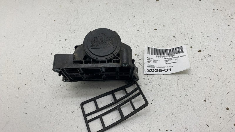 150685900D 2020-2023 Tesla Model 3 Y Supermanifold Octovalve Pump Assembly 1506859-00-D OEM