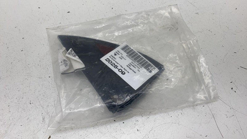 2029541-00 ⭕ 25-26 Model Y Rear Passenger Side Quarter Panel Reflector Right 2029541-00-B