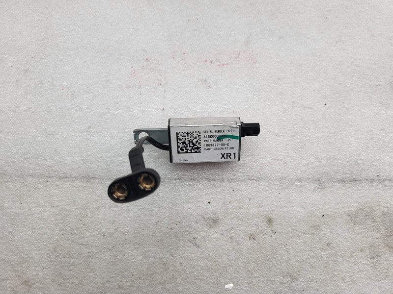1063877 00 C ⭕ 2016 2017 2018 2019 2020 Tesla Model X Antenna Amplifier Assembly 1063877-00-C